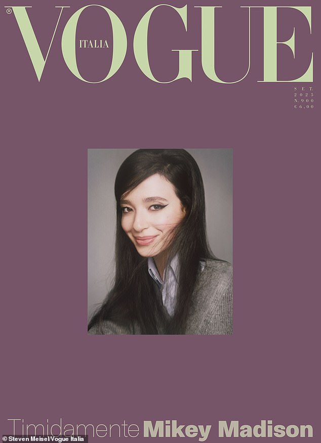غلاف Mikey على غرار الكتاب السنوي للنسخة المطبوعة من Vogue Italia