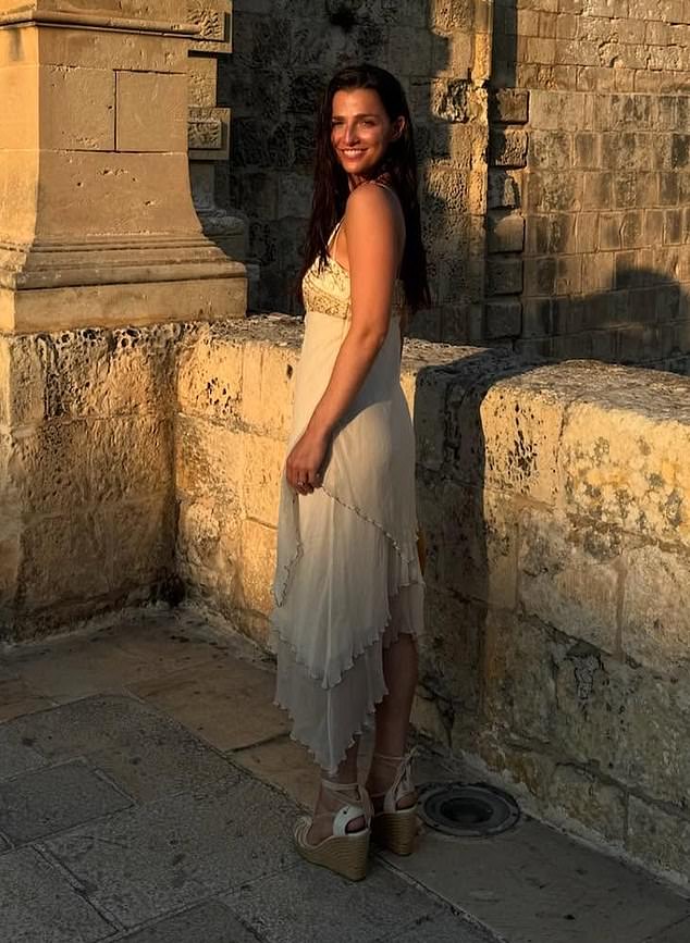 شارك نجم الصناعة إلى Instagram مجموعة كبيرة من اللقطات من الاحتفالات التي شملت أيضًا عشاءًا فاخرًا