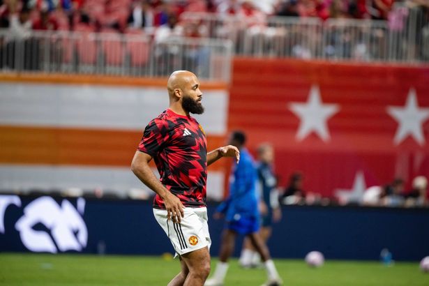 تم خلع Mbeumo بعد 45 دقيقة