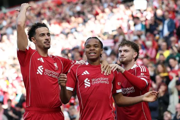 حصل ريو نغوموها على أنفيلد على قدميه بهدفه الرائع خلال دقيقتين