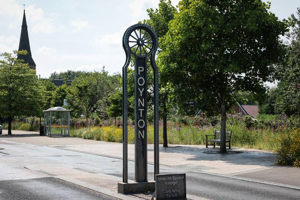 تقع مدينة Poynton على بعد دقائق من Stockport و 11 ميلًا فقط من مانشستر