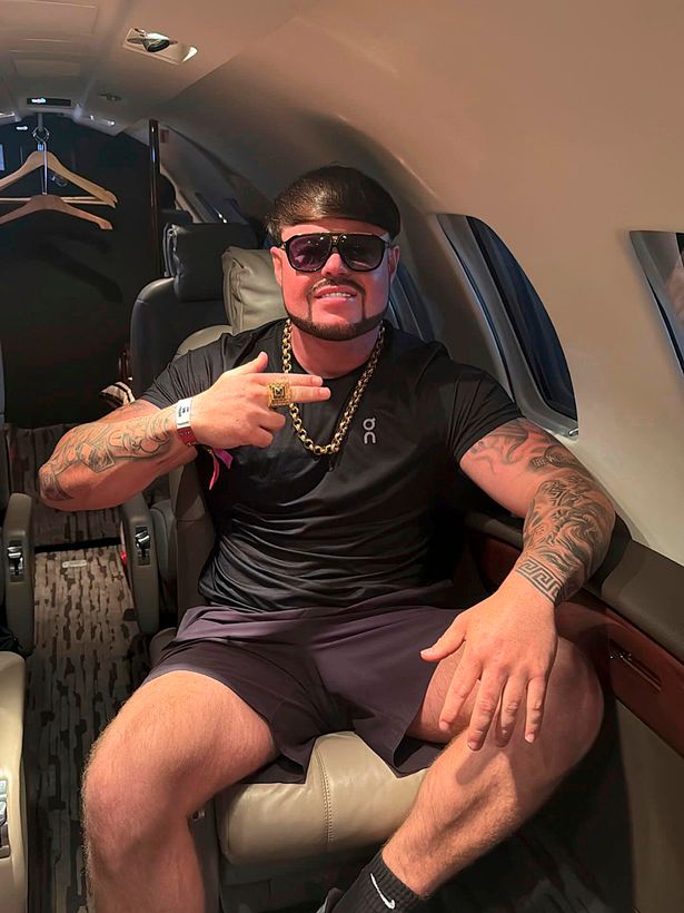 jack.kayy1/Instagram - Ibiza We onke ، دعنا نبدأ هذا الحزب ���� aka ، مدرب Ibiza النهائي ، Ibiza Bob