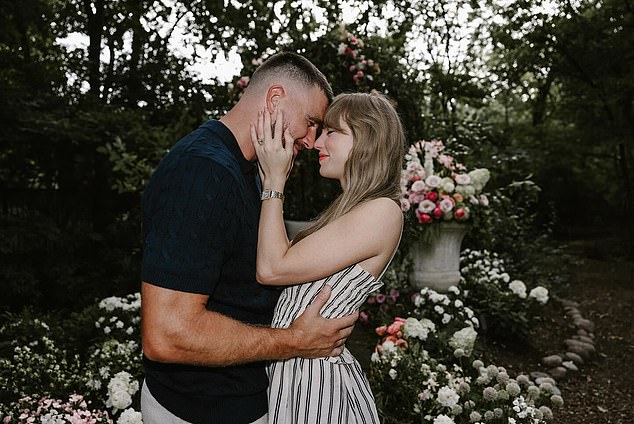 Taylor Swift Engaged - https://www.instagram.com/p/dn02niaxmm-/؟img_index=1
