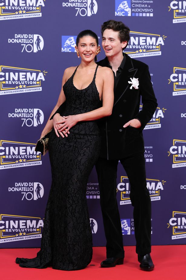 كان Kylie و Timothee يرجعان إلى ما يقرب من ثلاث سنوات