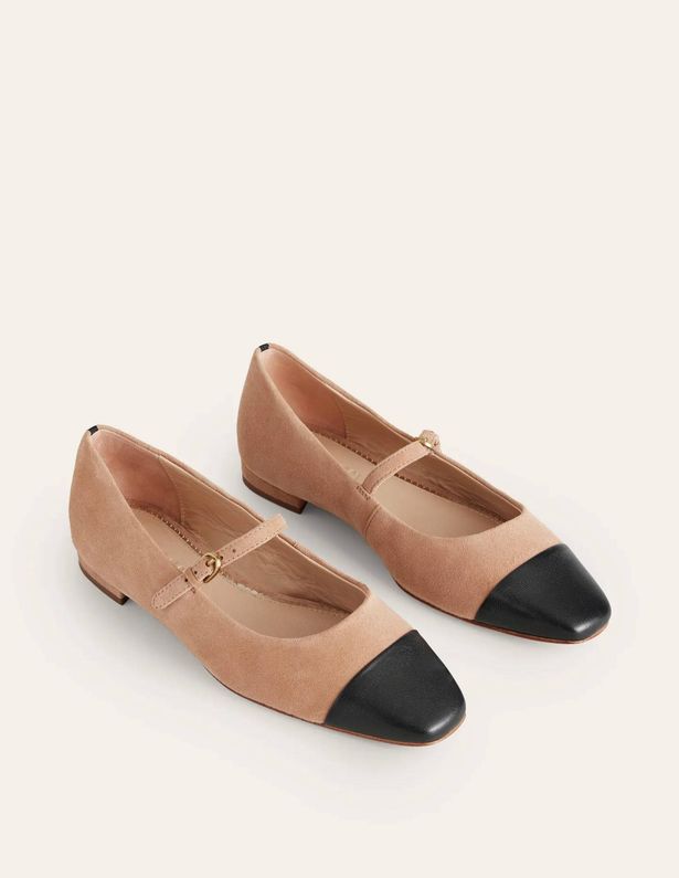 تتوفر Penelope Mary Jane Flats في ثمانية ألوان