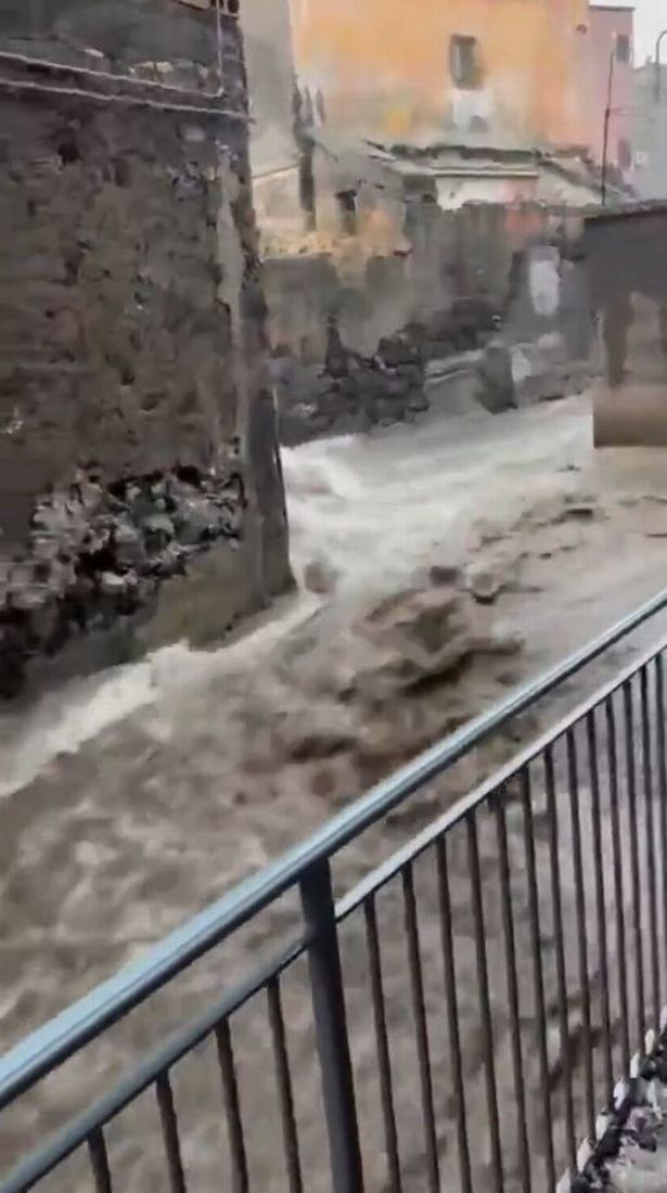 شاشة الفيضانات وتأثيرها في صقلية 