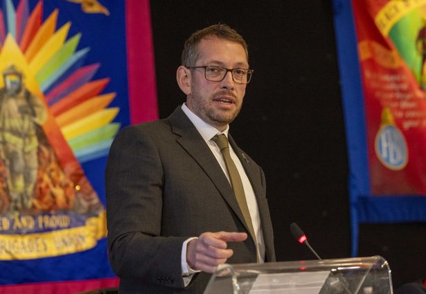   حث أمين عام FBU ستيف رايت رئيس الوزراء على أخذ المعركة للإصلاح