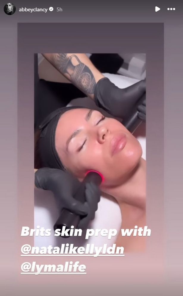 شارك Abbey Clancy في الكواليس نظرة على Brits Brits Skincy Prep مع علاج ليزر Lyma