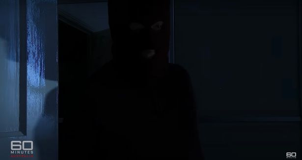 لا يزال الظلام مأخوذة من الفيلم الوثائقي