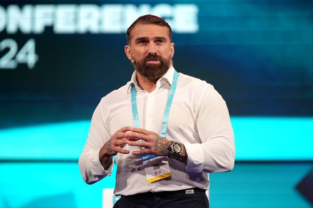 في مؤتمر الإصلاح العام الماضي ، ادعى ميدلتون أن المملكة المتحدة كانت على شفا الاضطرابات المدنية