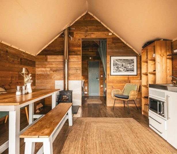 منظر داخل منطقة مطبخ Glamping Lodge