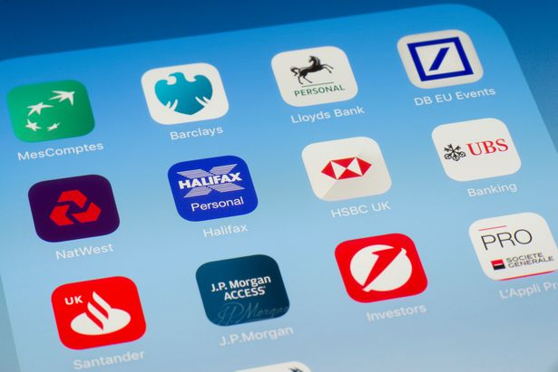 أزرار Unicredit و UBS و Deutsche Bank و BNP Paribas و Halifax و HSBC و Barclays و Lloyds و Natwest و Societe General Banking على شاشة iPad.