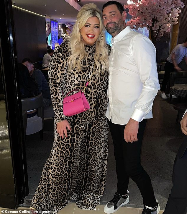 تشارك نجمة TOWIE السابقة بالكامل في حياة خطيبها رامي ، 50 عامًا ، البالغ من العمر الآن سبع سنوات