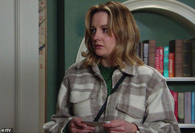 شاركت Soapstar ، التي لعبت دور Killer Ella Forster في برنامج ITV ، تحديثًا قويًا للإعلان عن أخبارها السعيدة