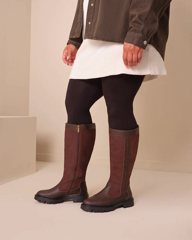 أحذية Oakford Knee عالية في جلد بني داكن