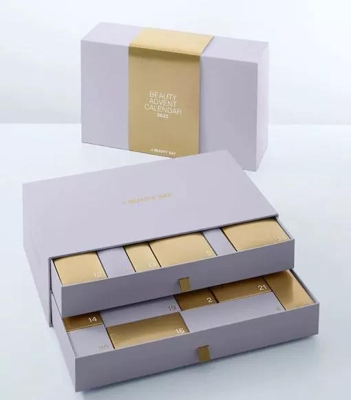 يحتوي تقويم Beauty Bay Advent على علامات تجارية مثل Mac و Dr Jart والمزيد