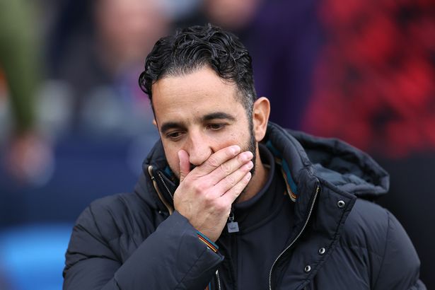 يبدو روبن أموريم ، مدير مانشستر يونايتد مكتئبًا خلال مباراة الدوري الإنجليزي الممتاز بين مانشستر سيتي ومانشستر يونايتد على ملعب الاتحاد في 14 سبتمبر 2025 في مانشستر ، إنجلترا.