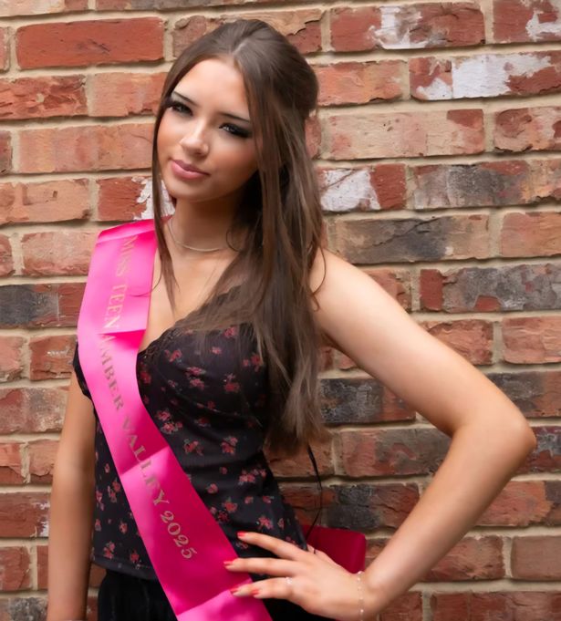 بيلي ويليامز خلال مسابقة ملكة جمال Teen UK (Jam Press)