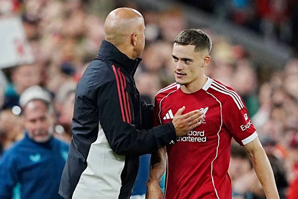 Slot Arne و Florian Wirtz