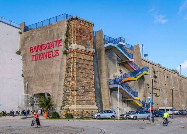 أنفاق Ramsgate ، وهو عامل جذب سياحي يعتمد على نفق السكك الحديدية القديم وملاجئ القنابل