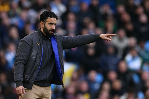 روبن أموريم خلال هزيمة مانشستر يونايتد في مانشستر سيتي