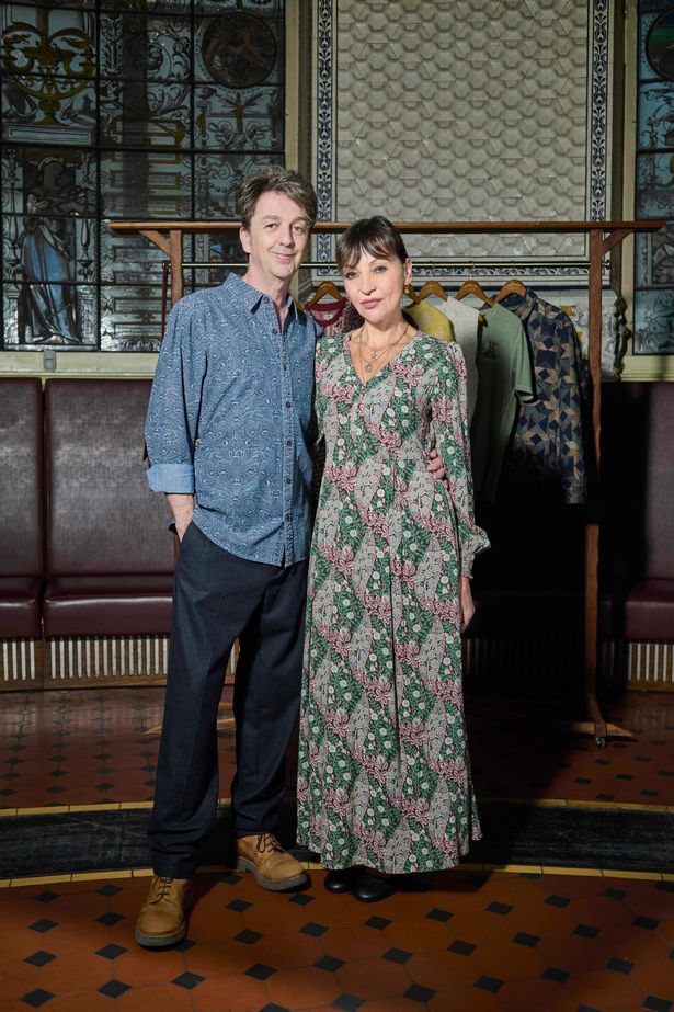 FATFACE X V & A DAISY & PEARL LOWE