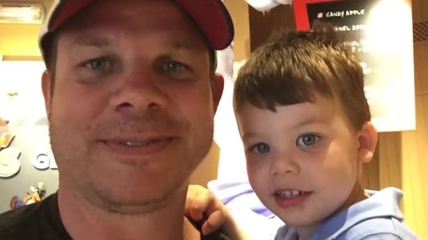 لين لين مع والده قبل المأساة