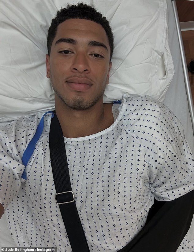 خضع نجم ريال مدريد لعملية في لندن في يونيو ، بعد أن سقط بشكل محرج وخلعها خلال مباراة لاليجا ضد رايو فاليكانو
