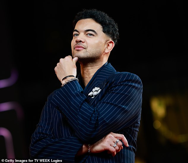 يقوم Hitmaker لمرة واحدة بعمل حلبة مركز التسوق في نيو ساوث ويلز ، حيث قام بحشد مخيب للآمال خلال حدث مجاني في ويستفيلد باراماتا قبل ثلاثة أسابيع. (في الصورة في حفل توزيع جوائز Logie Week في 3 أغسطس)