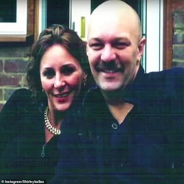 أوضحت النجمة ، التي توفي شقيقها ديفيد بسبب الانتحار البالغ من العمر 44 عامًا في عام 2003 ، أنها شعرت بالقلق والاكتئاب والانتحار خلال ذلك الوقت