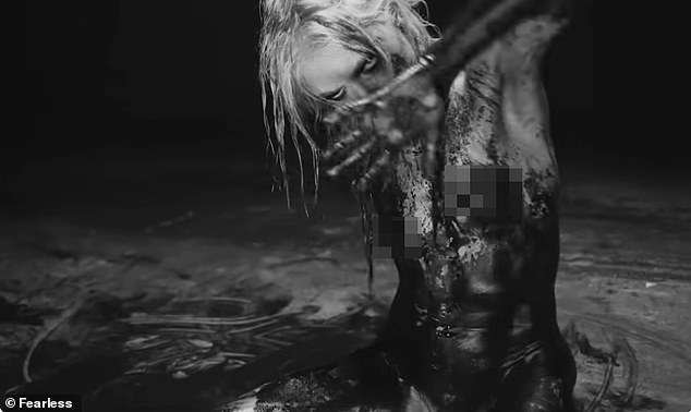 من المفترض أن يكون Death هو أول أغنية منفردة من The Pretty Reckless 'Fifth Studio Abrum