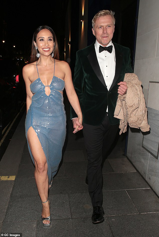 انخرط مضيف الراديو مع شريك سيمون موتسون الحالي في عام 2020 ، لكن الزوجين لم يتزوجا بعد (في الصورة 2023)