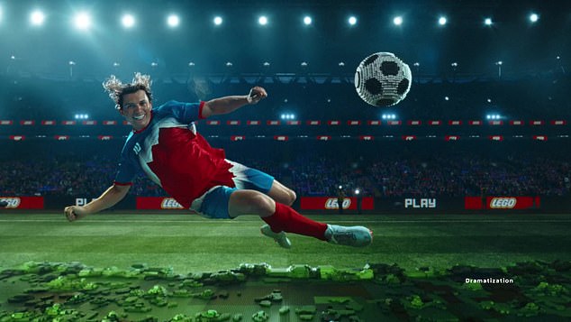 كما أنه يقوم بتوجيه لاعب كرة قدم في الفيلم القصير