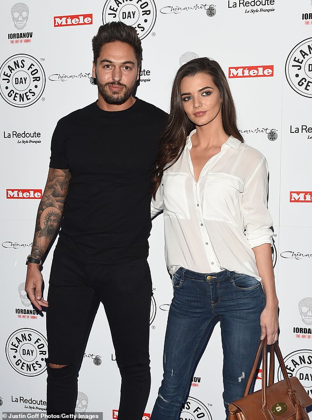 بعد أن تم القبض على ماريو غشًا على لوسي انتهت علاقتهما في عام 2013. واصل الاستمتاع بسلسلة من العلاقات البارزة بما في ذلك مع النموذج Emma Mcvey (في الصورة في عام 2015)