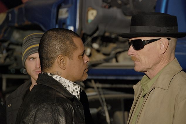 تم تصوير كروز في مواجهة مع والتر وايت/هايزنبرغ (برايان كرانستون) على Breaking Bad