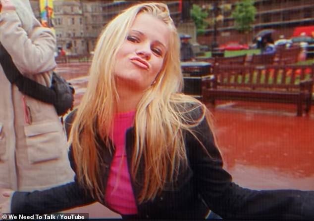 كشفت المغنية أنها تأمل في أن تصبح نموذجًا للصفحة لأنها