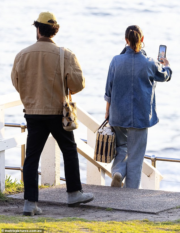 إنها أول علاقة مؤكدة من ناتالي منذ أن كانت مرتبطة بشون بن ، 65 عامًا ، في أواخر عام 2023