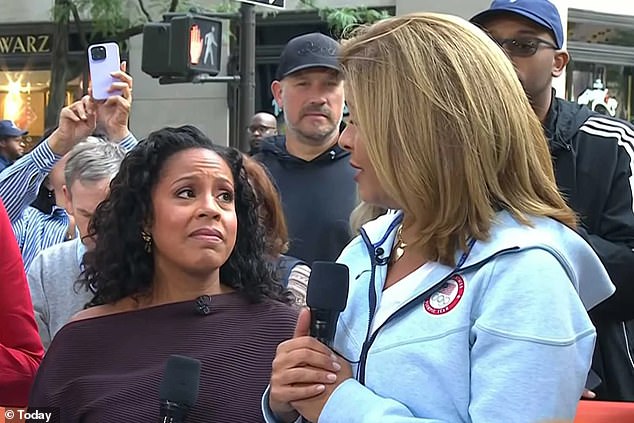 امتدح كوتب جونز بصراحةها والمثابرة في أعقاب تمرير زوجها المأساوي