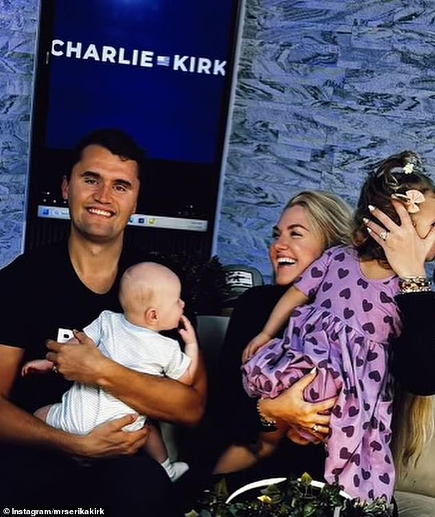 نجت المؤسس المشارك لـ Turning Point USA من قبل الزوجة إريكا ، 36 عامًا ، وهي ابنة تبلغ من العمر ثلاث سنوات ، وابن عمره عام واحد