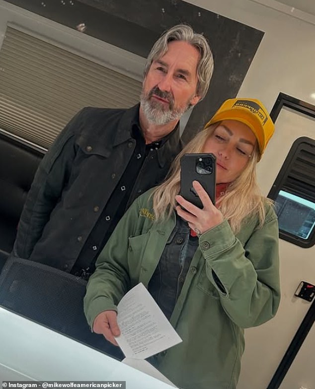 ينتظر الأطباء أن يهدأ التورم قبل إجراء الجراحة ، من المقرر أن تبدأ الإجراءات في الأيام المقبلة