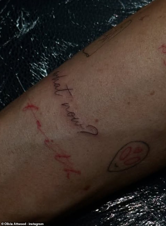 شاركت النجمة سلسلة من اللقطات التي تظهر خطتها الجميلة التي تقرأ ، 