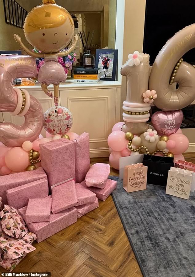 كان إميليروز محظوظًا بما يكفي لتلقي هدية من شانيل