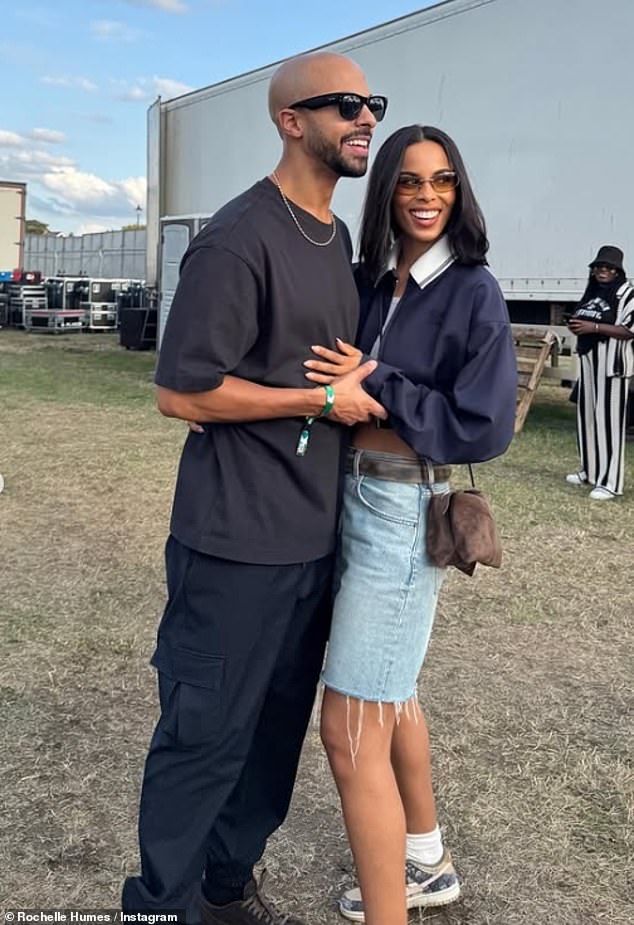 لقد انفتحت روشيل الآن حول صراعات ابنتها الكبرى التي تواجهها في المدرسة حيث تدخل السنة الثامنة واعترفت 