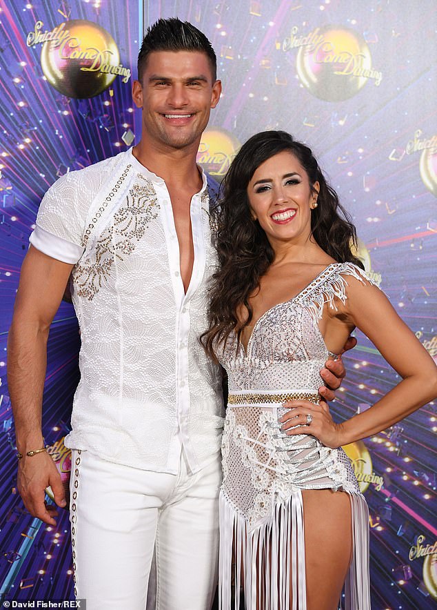 ربما كانت جانيت وأجاز أكبر قصة نجاح تتمثل في انضمامها إلى سلسلة من السلسلة في عام 2013 بعد ثلاث سنوات من اجتماعها في البروفات المسرحية