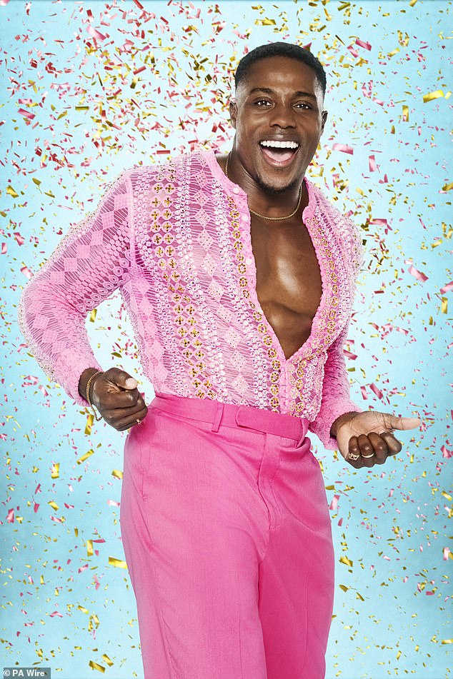 قام هاري بتخليص The Gong لكونه أول عداء من بطولة World World Championship يفوز بالذهب في كل من 100 متر و 200 متر