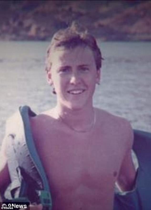 قُتل ويلز في نفس اليوم الذي كان فيه إيجار سميكا الشهري البالغ 300 دولار من المقرر أن يستأجره الغرفة التي استأجرها في الشقة حيث عاش ويلز وشقيقه سام