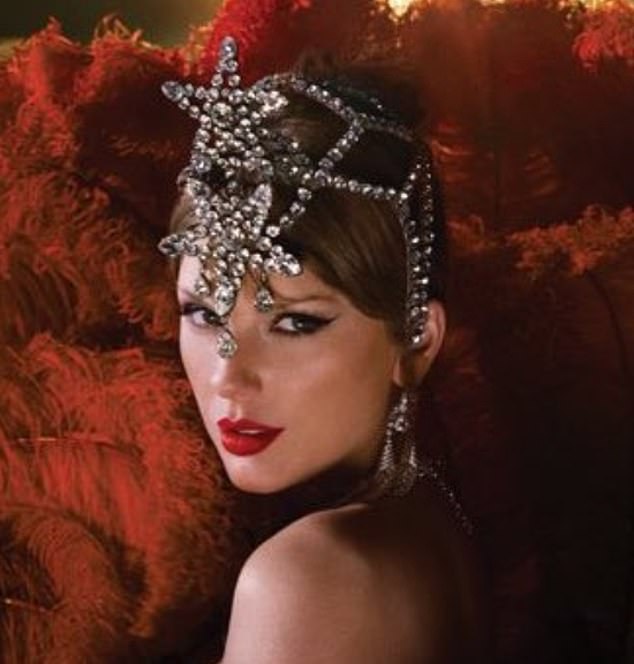 وبحسب ما ورد قام روبي بتأجيل الإطلاق حتى فبراير 2026 ، لذلك لا يتعين عليه التنافس في المخططات مع تايلور - الذي يسقط ألبومه 