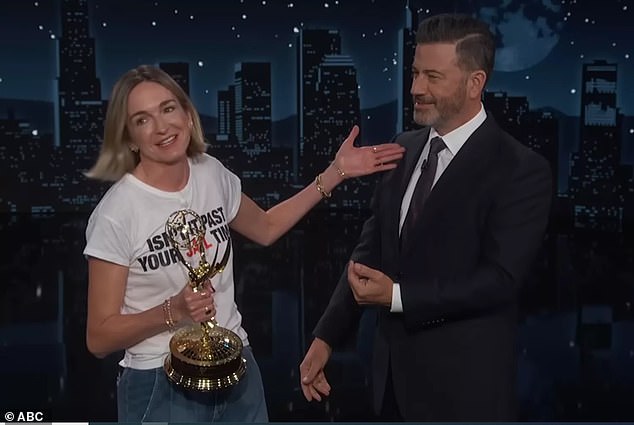 قبل عام ، جند الممثل الكوميدي البالغ من العمر 57 عامًا مولي لإطلاق النار على نقد الرئيس دونالد ترامب له: 