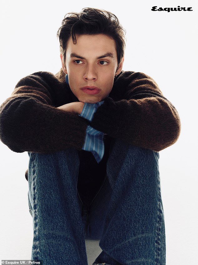 وقال نجم Enola Holmes ، الذي كان يرجع تاريخه إلى نجم البوب ​​الأمريكي ، وكلاهما 22 ، منذ أكتوبر 2023 ، إنهما 