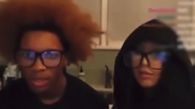 ظهرت المزيد من السطح الإعلامي الذي يربط الموسيقي بالمراهق المتوفى ، ويأتي في شكل دفق يناير 2024 تم تصوير كلاهما عليهما